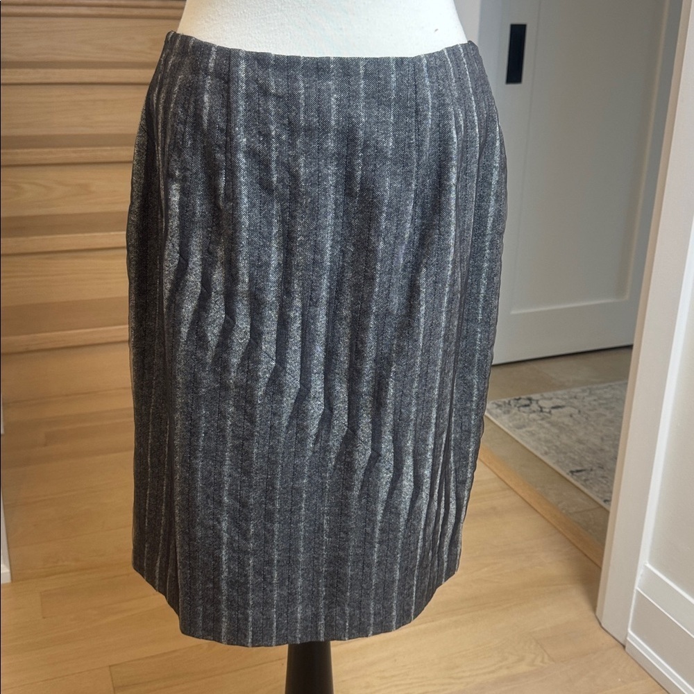 NWOT Joeffer Caoc Grey Pinstripe Pencil Skirt – Size 10 – Wool Blend - Picture 4 of 6